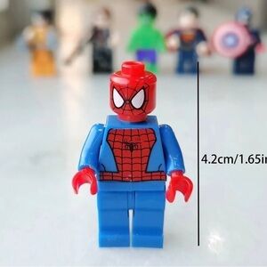 Spiderman mini figurine